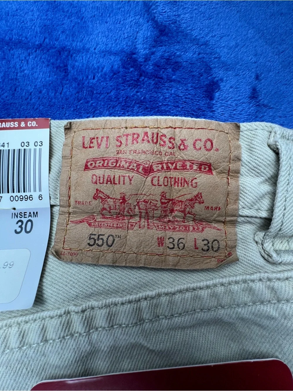 Vintage Levis 550 Relaxed Fit Denim Jeans Y2K Mens Size 36x30 Beige NWT